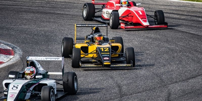 Cá cược đua xe là gì?